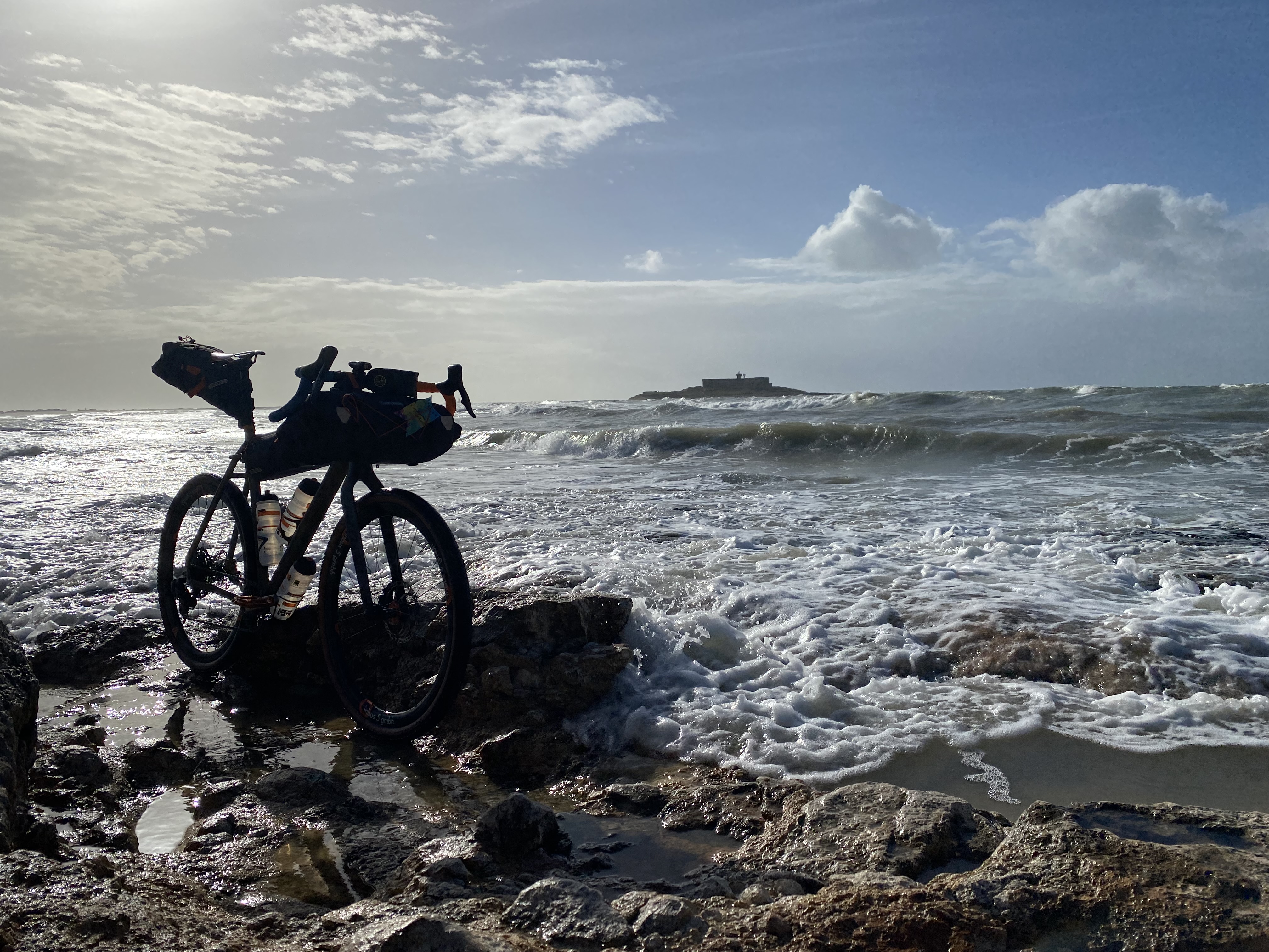 Zeitachse: Einmal um die Insel